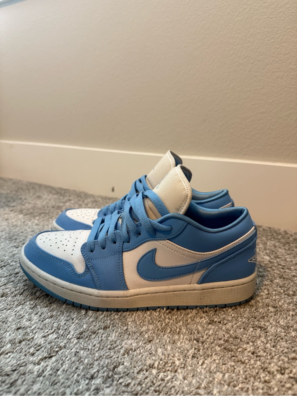 Air Jordan 1 Low UNC